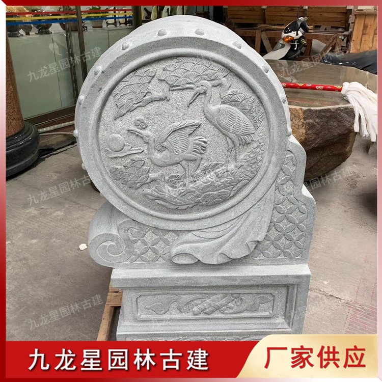 青石雕刻門當(dāng)抱鼓石圖片